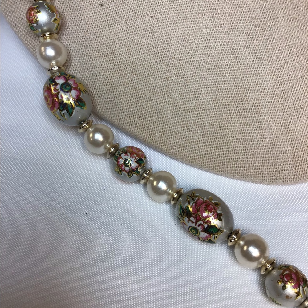 VTG LONG FLOWER FAUX PERAL NECKLACE